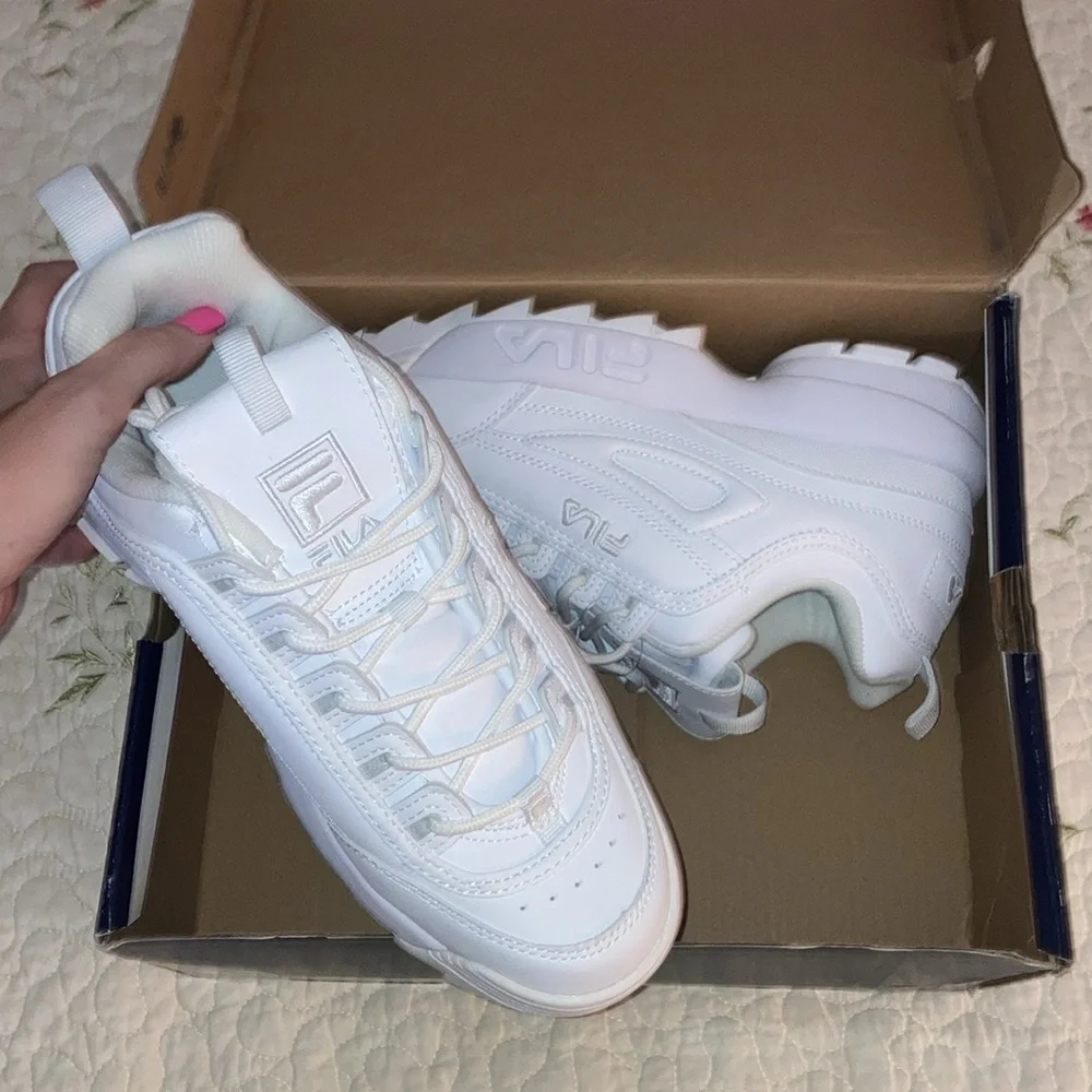 Brand new FILAS - Picture 2 of 3